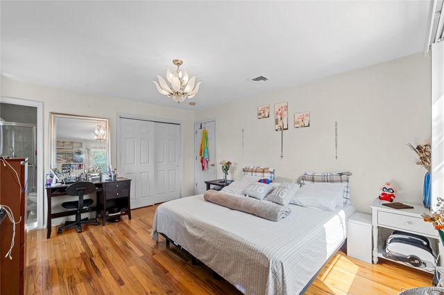 372 Madison Street, Franklin Square, NY 11010