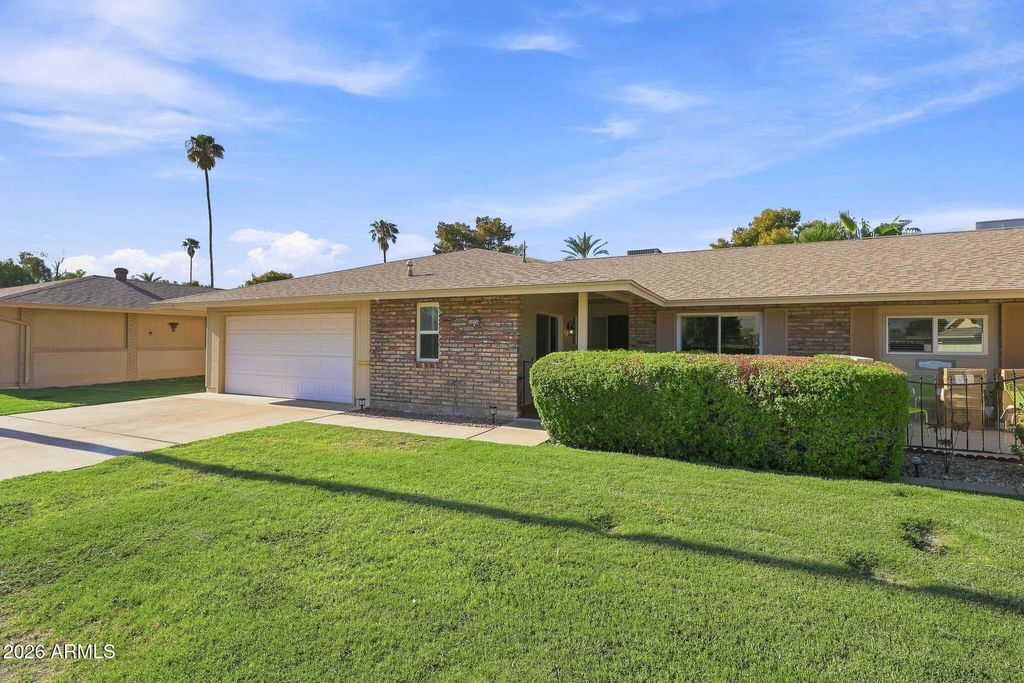 10734 W HATCHER Road, Sun City, AZ 85351 — photo 2