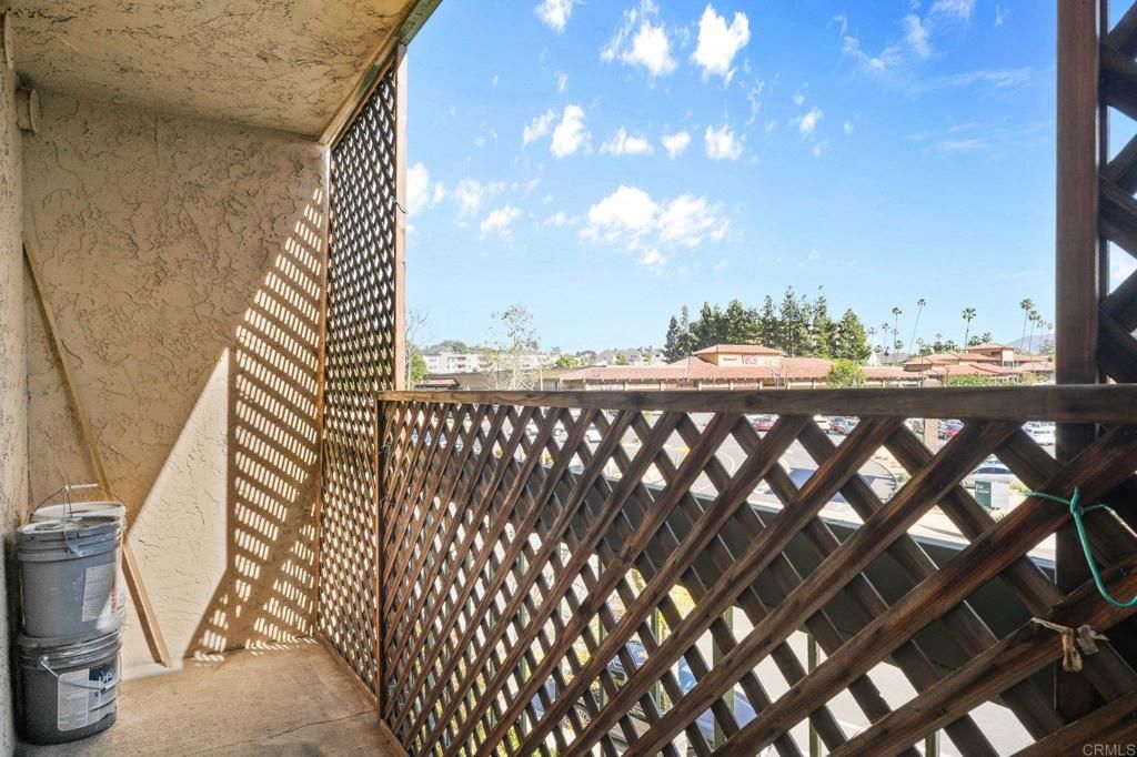 8000 University Avenue, La Mesa, CA 91942 — exterior