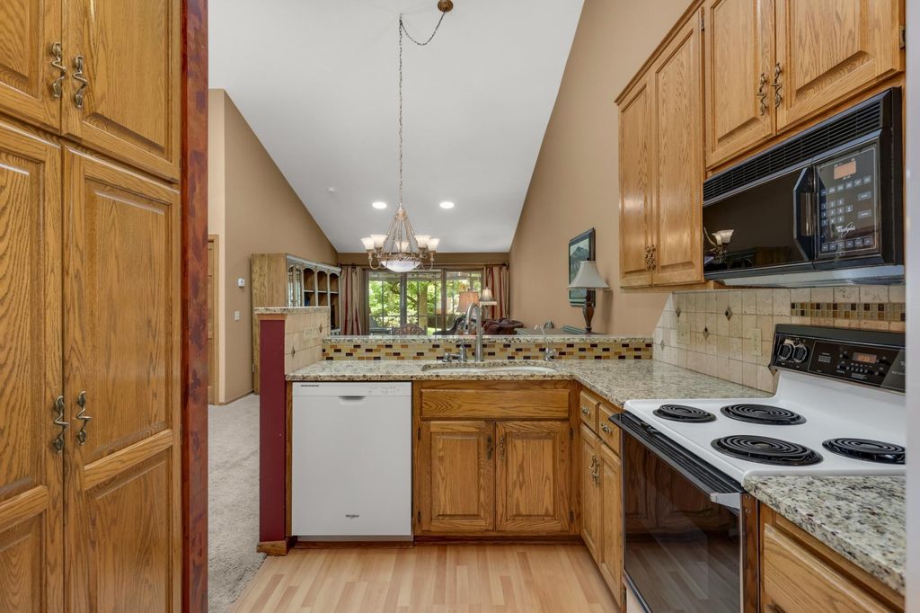 14589 Embassy Avenue, Apple Valley, MN 55124 — photo 3