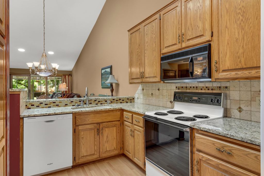 14589 Embassy Avenue, Apple Valley, MN 55124 — photo 5