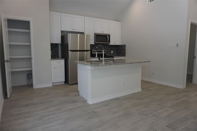 9856 Arbor Oak, Willis, TX 77318