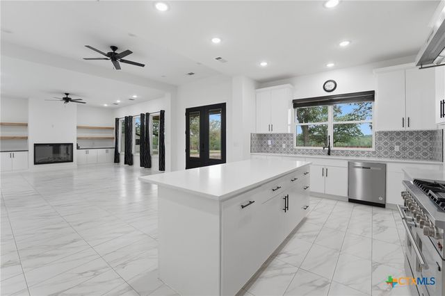 1 Post Oak Street, Gonzales, TX 78629