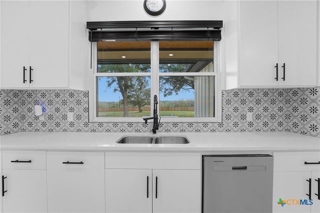 1 Post Oak Street, Gonzales, TX 78629
