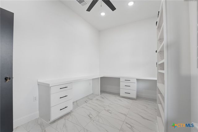 1 Post Oak Street, Gonzales, TX 78629