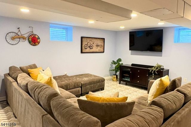 1 Hilltop Pl, Montclair Twp., NJ 07042