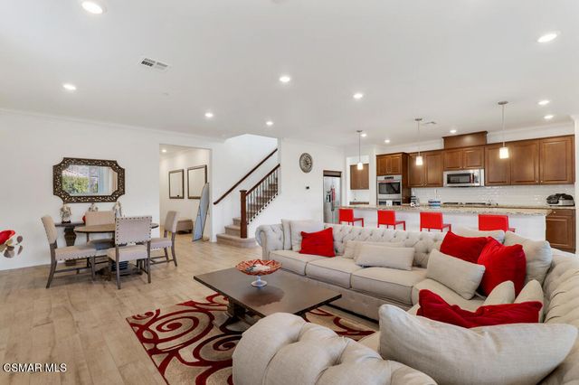 137 White Bark Lane, Simi Valley, CA 93065