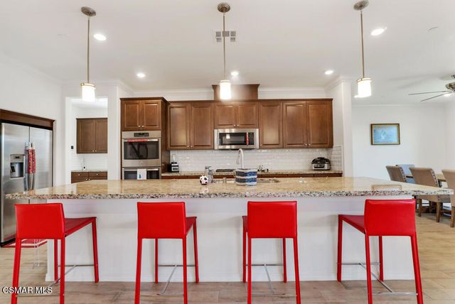137 White Bark Lane, Simi Valley, CA 93065