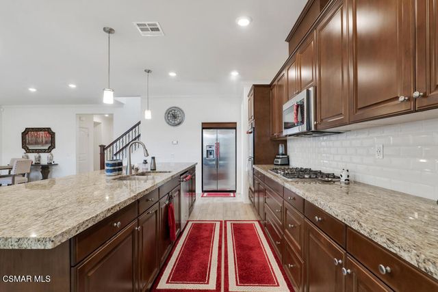 137 White Bark Lane, Simi Valley, CA 93065
