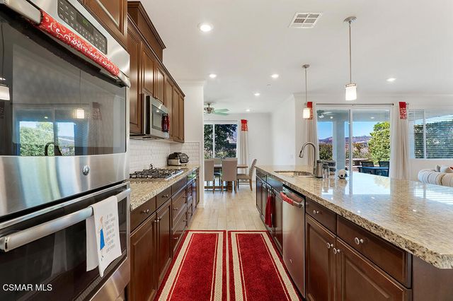 137 White Bark Lane, Simi Valley, CA 93065