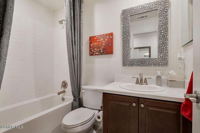 137 White Bark Lane, Simi Valley, CA 93065