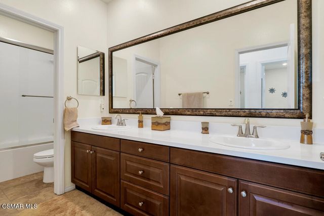 137 White Bark Lane, Simi Valley, CA 93065