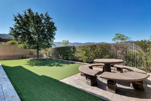 137 White Bark Lane, Simi Valley, CA 93065