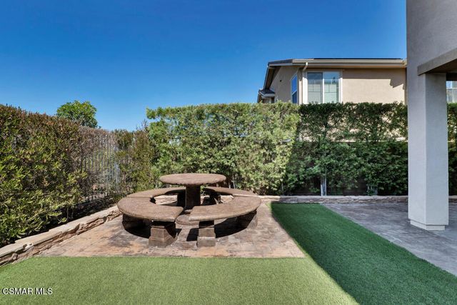 137 White Bark Lane, Simi Valley, CA 93065