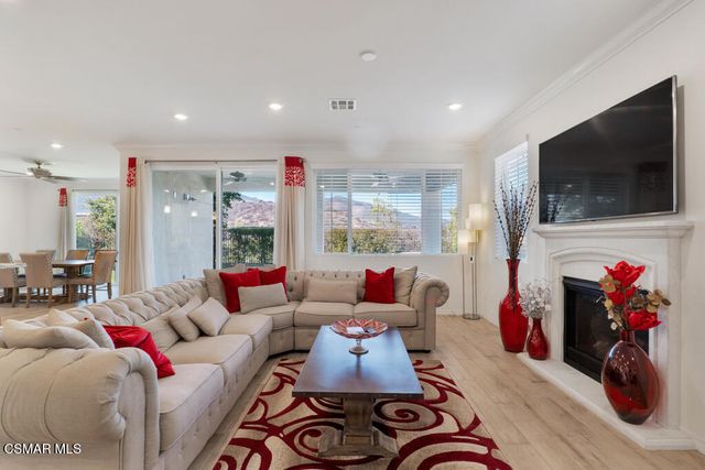 137 White Bark Lane, Simi Valley, CA 93065