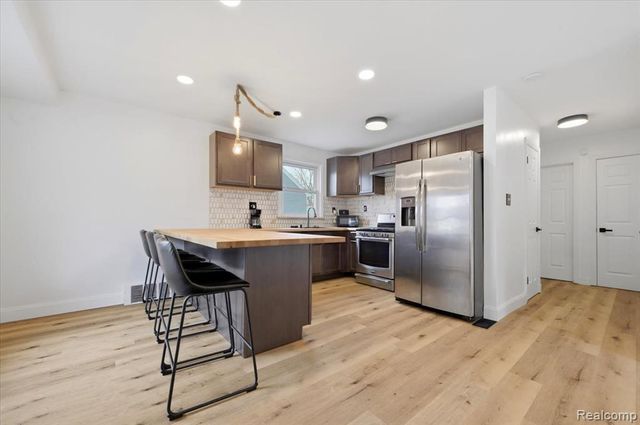 6106 Oldtown Street, Detroit, MI 48224