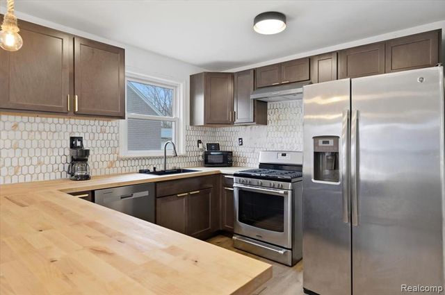 6106 Oldtown Street, Detroit, MI 48224