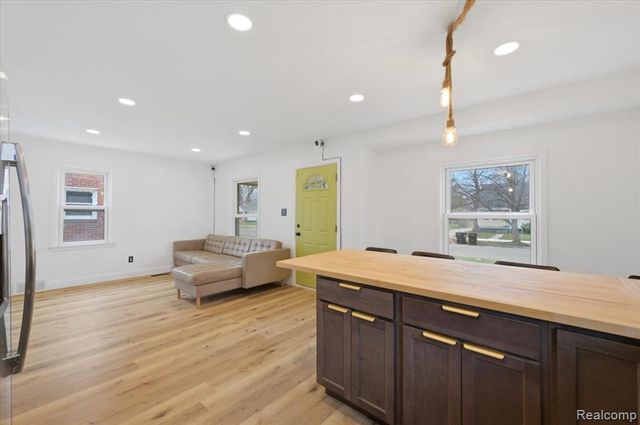 6106 Oldtown Street, Detroit, MI 48224