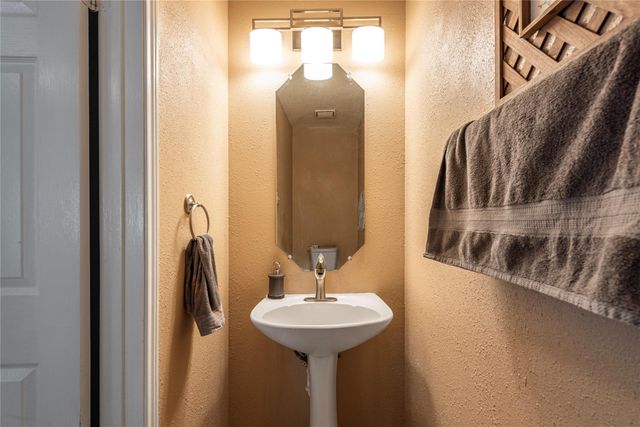 16414 Maple Downs Lane, Sugar Land, TX 77498