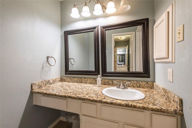 16414 Maple Downs Lane, Sugar Land, TX 77498