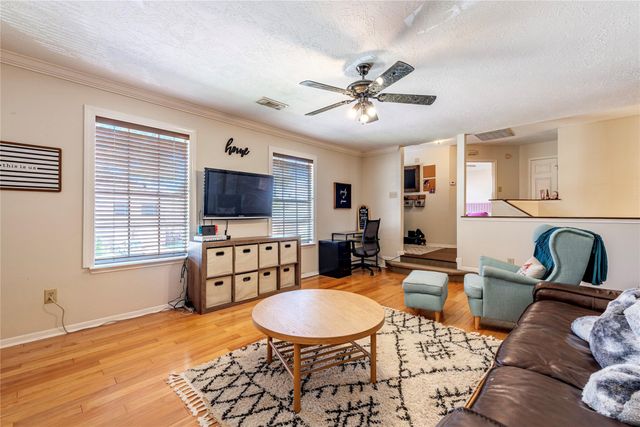 16414 Maple Downs Lane, Sugar Land, TX 77498