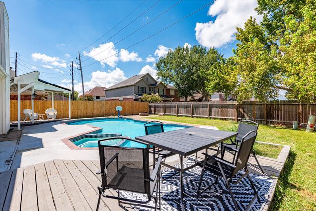 16414 Maple Downs Lane, Sugar Land, TX 77498