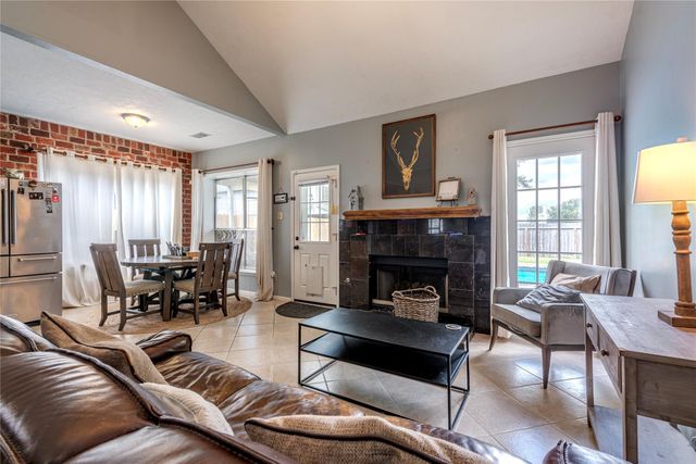 16414 Maple Downs Lane, Sugar Land, TX 77498