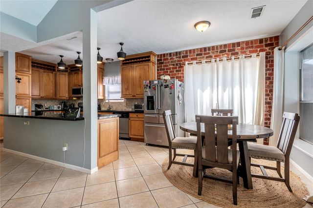 16414 Maple Downs Lane, Sugar Land, TX 77498