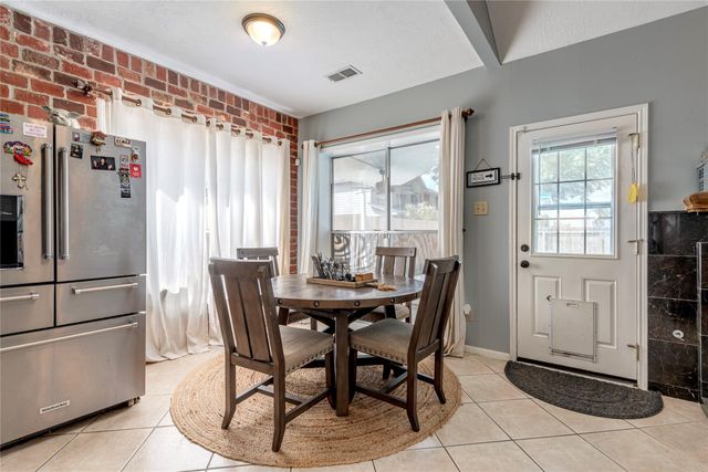 16414 Maple Downs Lane, Sugar Land, TX 77498