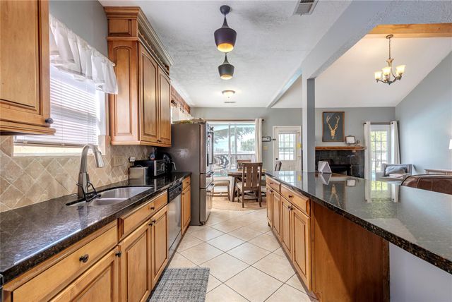 16414 Maple Downs Lane, Sugar Land, TX 77498