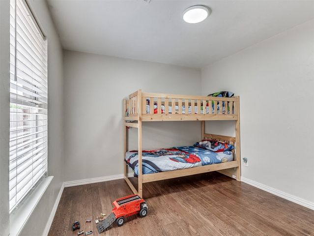 905 N Avery Drive, Moore, OK 73160