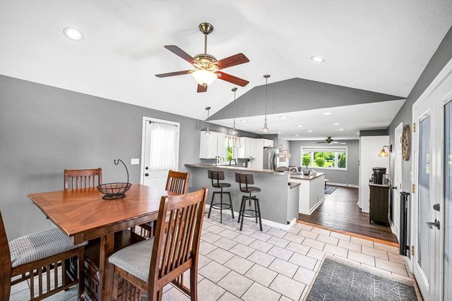 46 Rochford Cir, Springfield, MA 01128