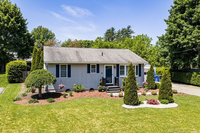 46 Rochford Cir, Springfield, MA 01128