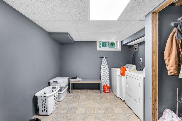 46 Rochford Cir, Springfield, MA 01128