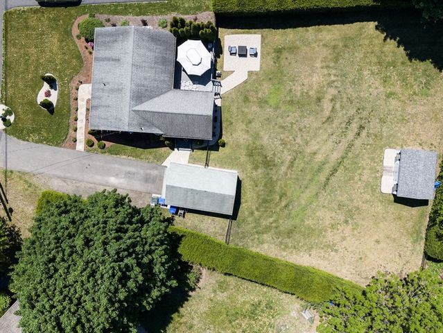 46 Rochford Cir, Springfield, MA 01128