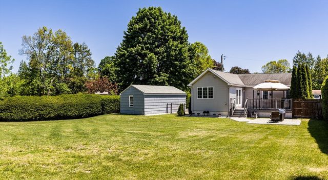 46 Rochford Cir, Springfield, MA 01128