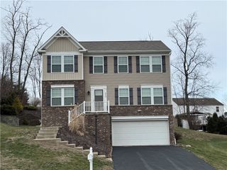 1413 Lucia Dr, Canonsburg, PA 15317