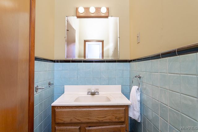 8115 Tonawanda Creek Road, Clarence, NY 14051