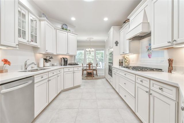6467 Autumn Crest Lane, Hoschton, GA 30548
