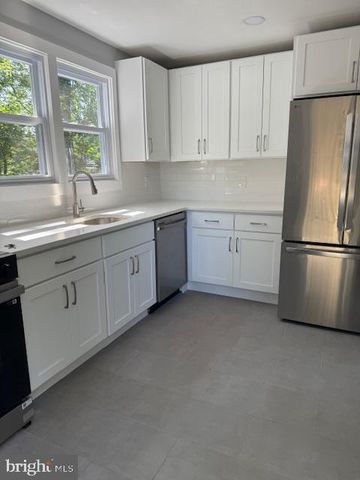 109 WHITE HORSE RD E, Voorhees, NJ 08043
