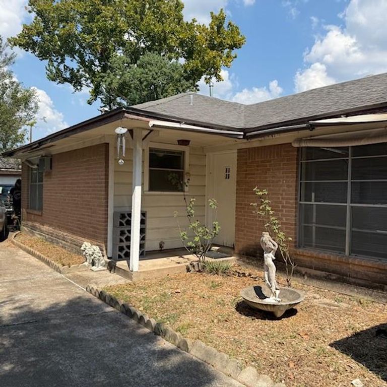 9230 Kerrwood Lane, Houston, TX 77080