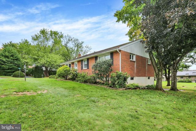 1000 RHODORA AVE, Reading, PA 19605