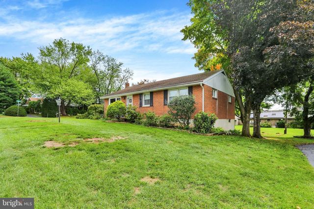 1000 RHODORA AVE, Reading, PA 19605