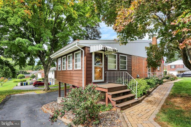 1000 RHODORA AVE, Reading, PA 19605