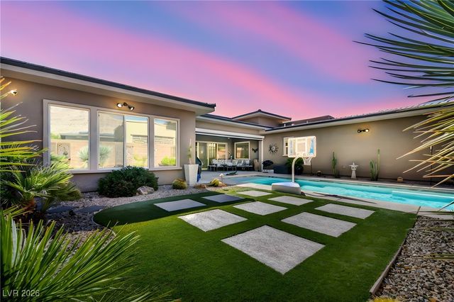 10018 Regency Square Avenue, Las Vegas, NV 89148