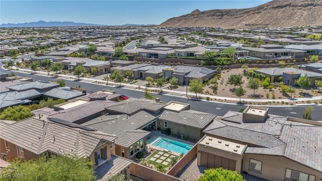 10018 Regency Square Avenue, Las Vegas, NV 89148