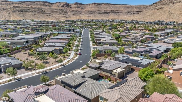 10018 Regency Square Avenue, Las Vegas, NV 89148