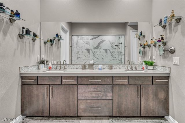 10018 Regency Square Avenue, Las Vegas, NV 89148