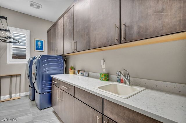 10018 Regency Square Avenue, Las Vegas, NV 89148