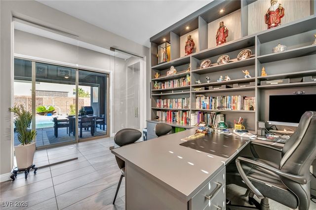 10018 Regency Square Avenue, Las Vegas, NV 89148